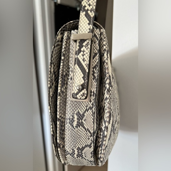 New Cape Cobra Beirut Saddle Bag, Genuine Natural Python - Picture 13 of 16